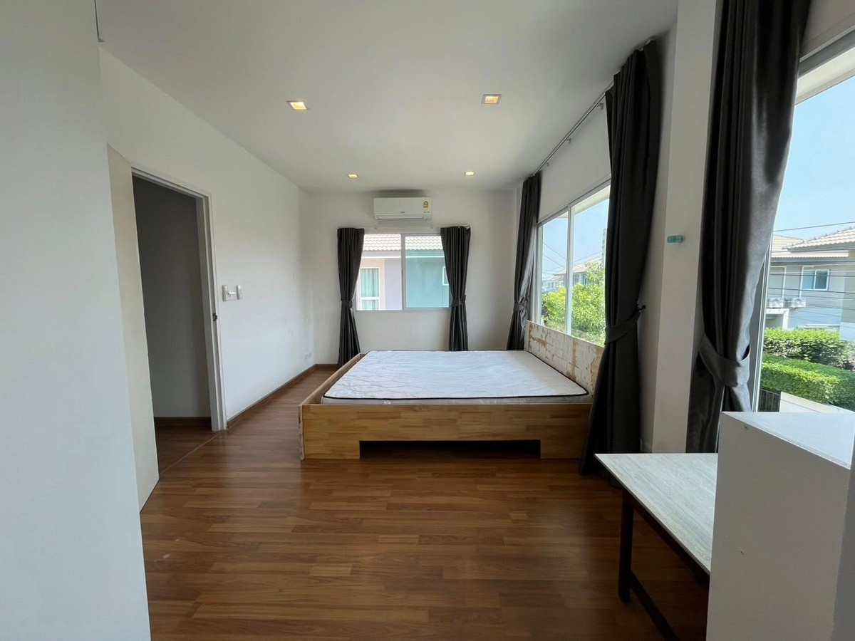 For RentHouseNonthaburi, Bang Yai, Bangbuathong : house near DBS and SISB International Schools, 10mins drive to Bang Bua Thong interchange.