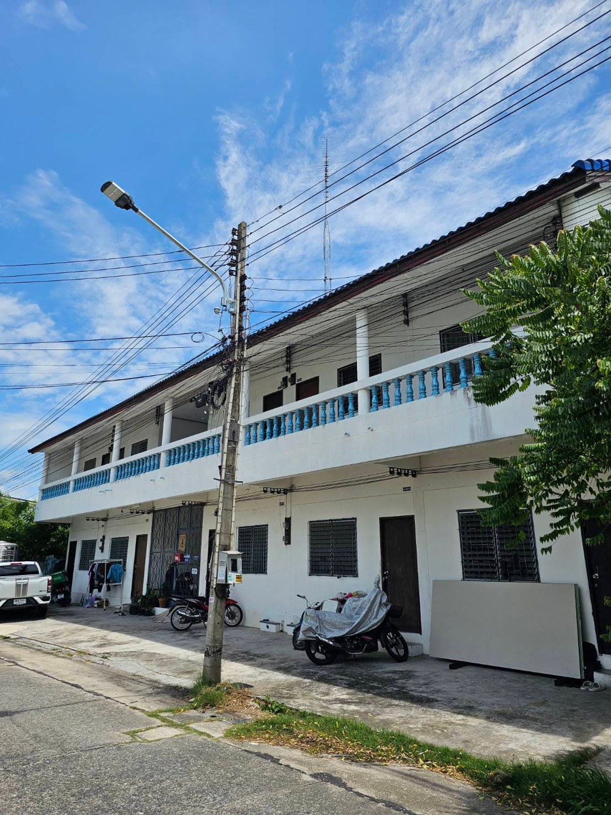 ขายพัทยา บางแสน ชลบุรี สัตหีบ : หอพัก ตลาดหนองมน ห่างสุขุมวิท 80 เมตร / 2 ชั้น (ขาย), Dormitory Nong Mon Market , 80 meters from Sukhumvit / 2- Storey (FOR SALE) YEAN087