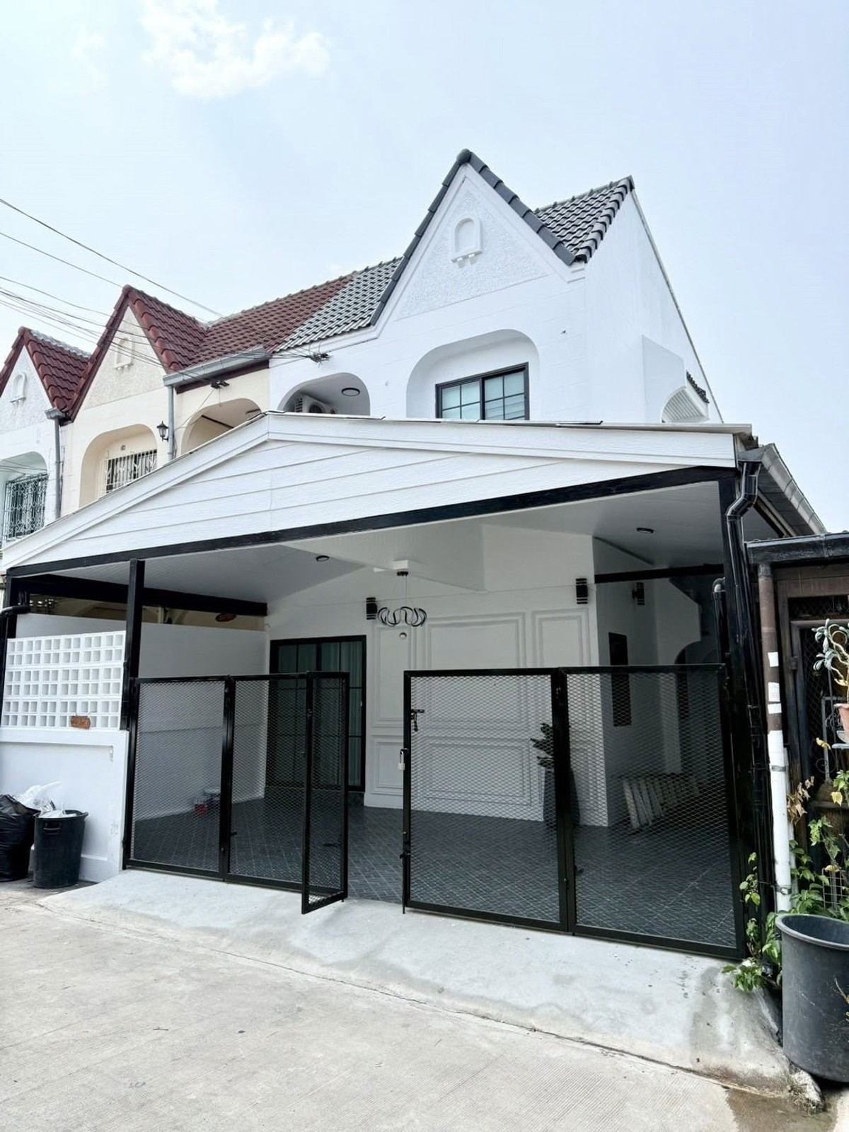 For SaleTownhomePattaya, Bangsaen, Chonburi : Country Club / 3 Bedrooms (For Sale), Country Club / 3 Bedrooms (FOR SALE) BEWN052