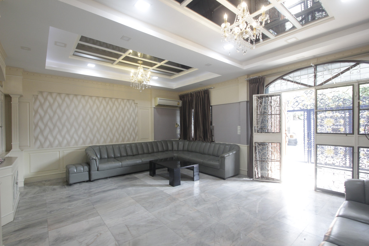 ขายทาวน์โฮมปิ่นเกล้า จรัญสนิทวงศ์ : ทาวน์เฮ้าส์จรัญสนิทวงศ์5 หมู่บ้านพาราไดซ์วิลล่า ใกล้รถไฟฟ้าท่าพระ BTSจรัญ13 เดอะมอลล์ท่าพระ บ้านพร้อมอยู่ ตกแต่งแล้ว 3ชั้น 27วา เฟอร์บิวท์อิน เดินทางสะดวก ราคาเจรจาได้