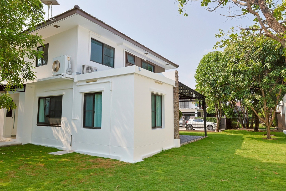 ขายบ้านบางนา แบริ่ง ลาซาล : 🌿⛅️ บ้านสวยแปลงมุม พื้นที่ดินใหญ่  #ใกล้เมกาบางนา  มัณฑนา บางนา กม.7  