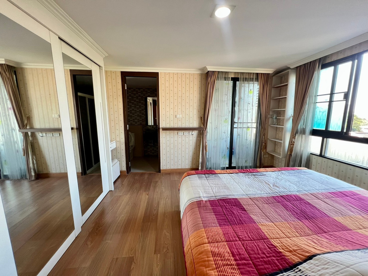 For SaleCondoRatchadapisek, Huaikwang, Suttisan : Cheapest sale in the building! Condo 77.7 sq m., corner room, 2 bedrooms, 2 bathrooms, near MRT Lat Phrao, this price cant be found!!