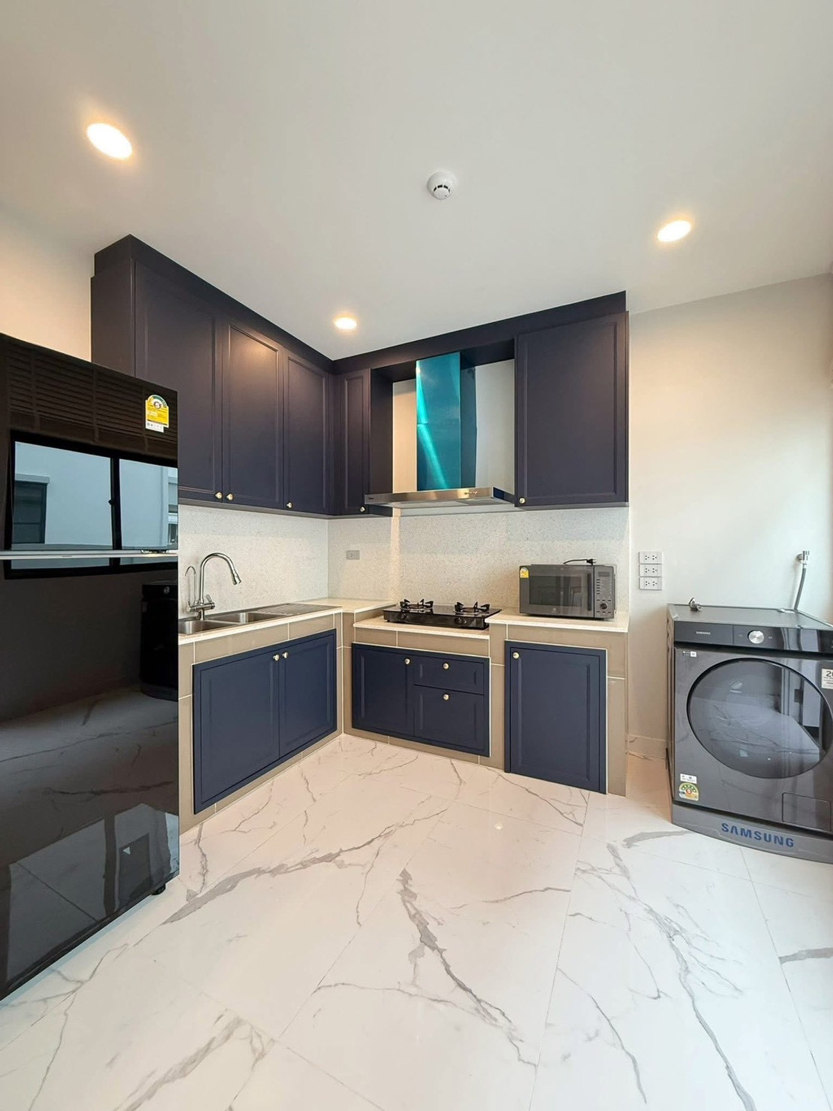 ให้เช่าบ้านเสรีไทย-นิด้า : ✨ บ้านยุคใหม่ ประหยัดพลังงาน! บ้านเดี่ยวหลังมุม Solar Cell & EV Charger พร้อมใช้งาน!  