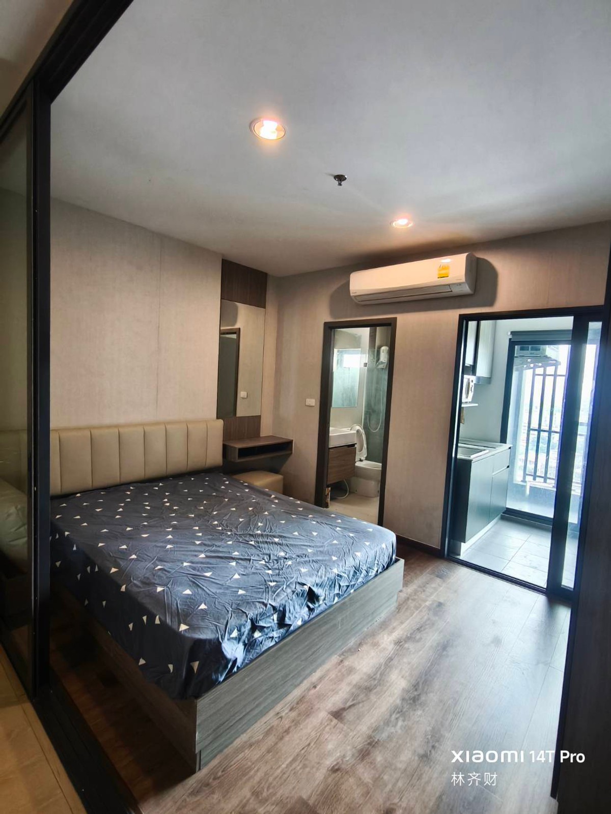 For RentCondoThaphra, Talat Phlu, Wutthakat : * For rent Ideo Thaphra Interchange - available room, ready to move in, convenient travel, near MRT Tha Phra.