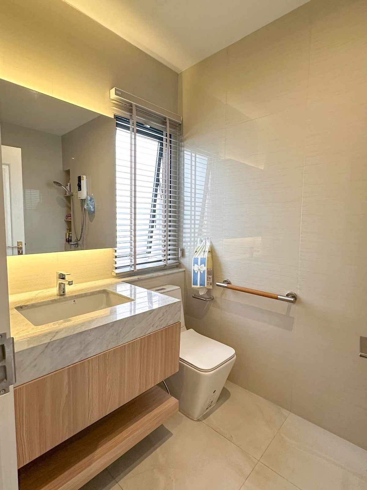 HouseRama5, Ratchapruek, Bangkruai : ✨🏡[For sale & rent] Large detached house, corner plot. Beautifully decorated in modern style. Convenient entry to the city, land area 100 sq m.