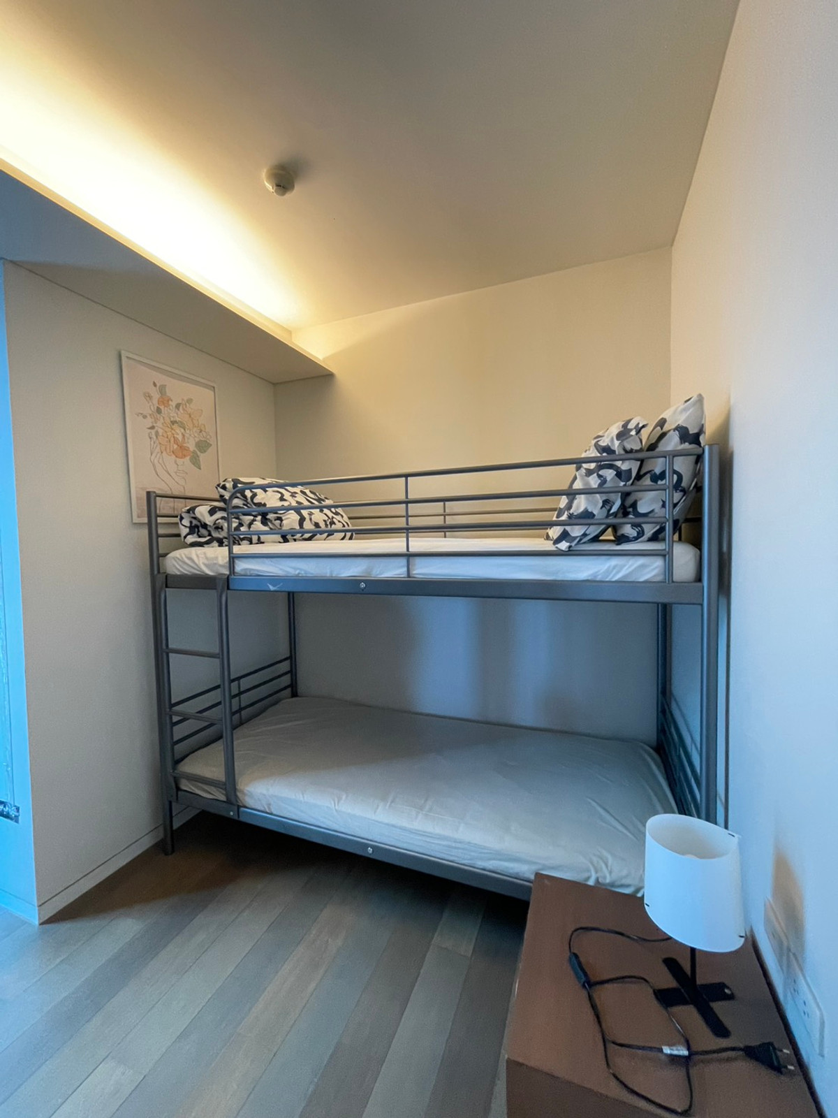 For SaleCondoSukhumvit, Asoke, Thonglor : For sale siamese 39 conner unit 2 bedroom east facing with balcony price 7.5 mb only