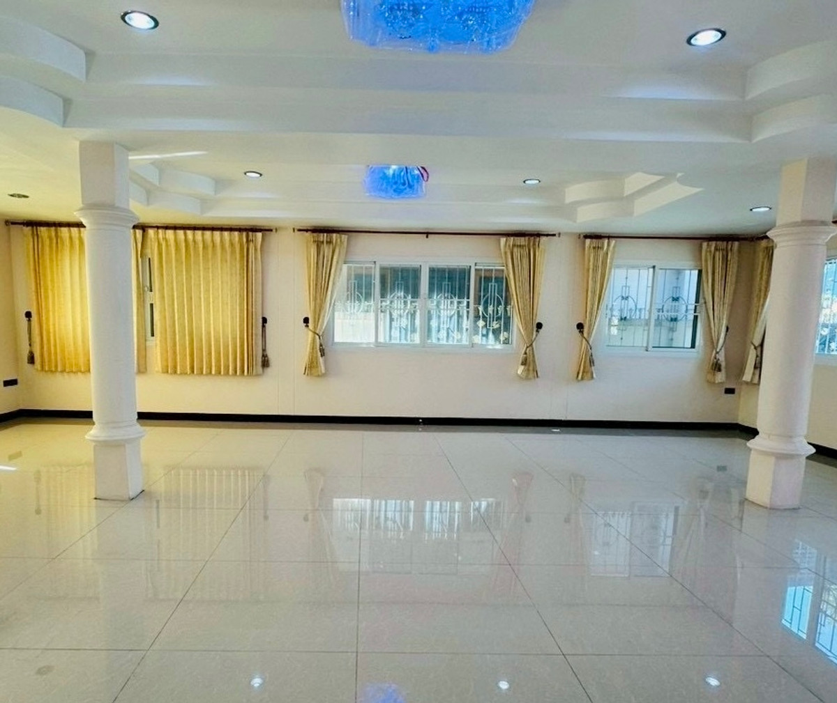 ขายบ้านนวมินทร์ รามอินทรา : ขายบ้านเดี่ยว หมู่บ้านชลลดา สายไหม 34 (Chonlada Saimai 34) ใกล้สถานีรถไฟฟ้าสายสีเขียว  รหัส : H8168