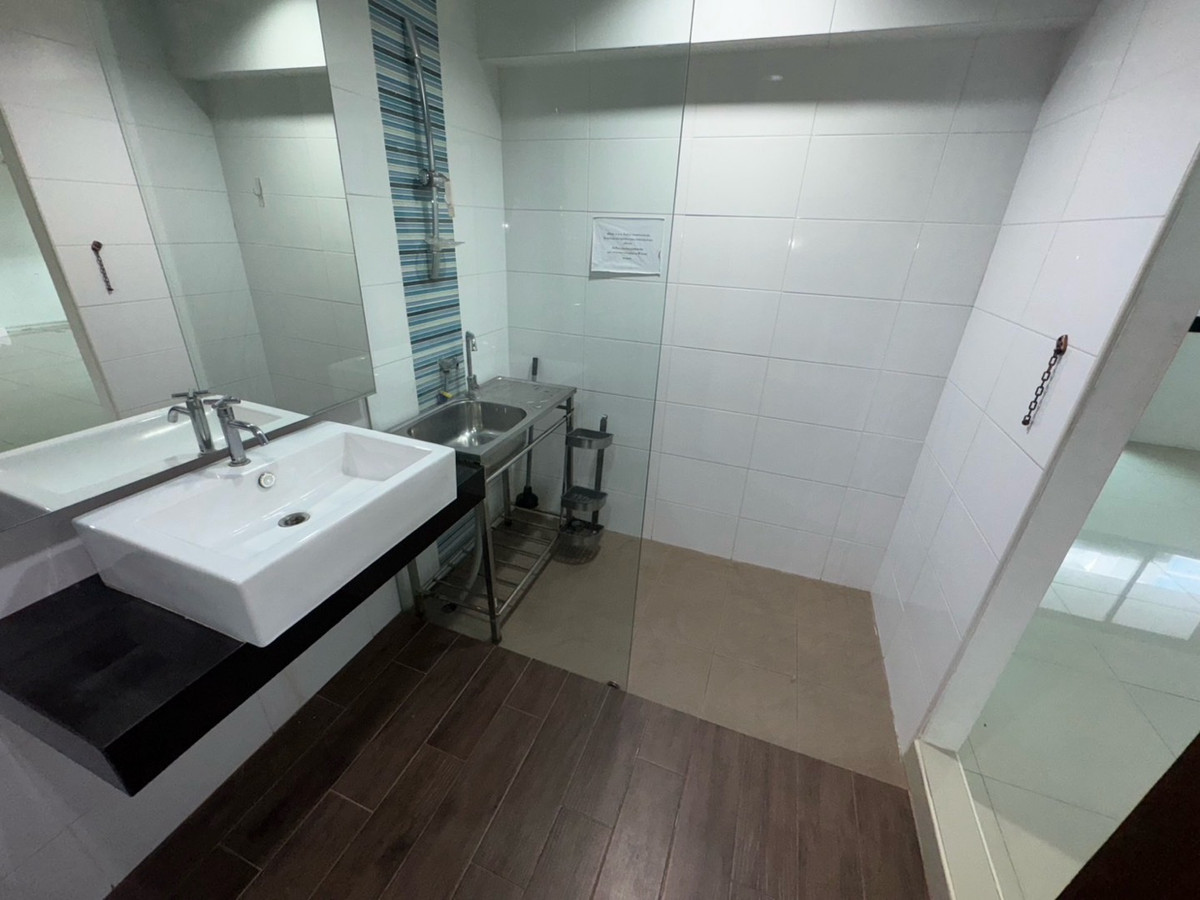 ให้เช่าอาคารพาณิชย์สุขุมวิท อโศก ทองหล่อ : ให้เช่า อาคารพาณิชย์ สุขุมวิท 26 พร้อมพงษ์ ใกล้ Emporium และ K Village รับพิจารณาทุกธุรกิจ ที่จอดรถ 2 คัน ทำเลซอยย่อย (ไม่ใช่ซอยหลัก)