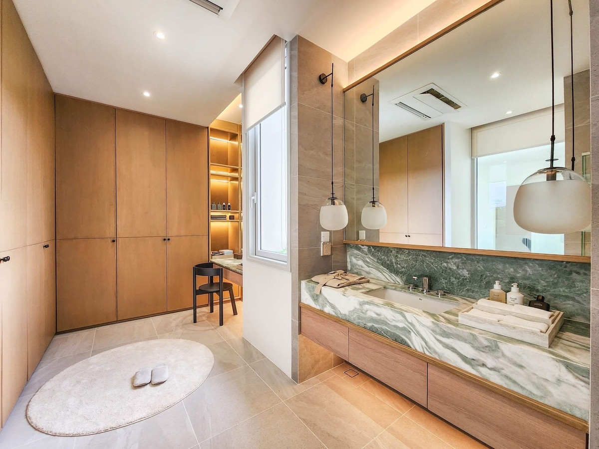 ขายบ้านพระราม 9 เพชรบุรีตัดใหม่ RCA : 🔥𝑳𝒂𝒔𝒕 𝟐 𝑼𝒏𝒊𝒕 ‼️  บ้านตัวอย่างตกแต่งพร้อมอยู่กลางเมือง ลดจาก 80 กว่าล้าน 🏷️ เหลือเพียง 58.9 ล้านบาท 🎉