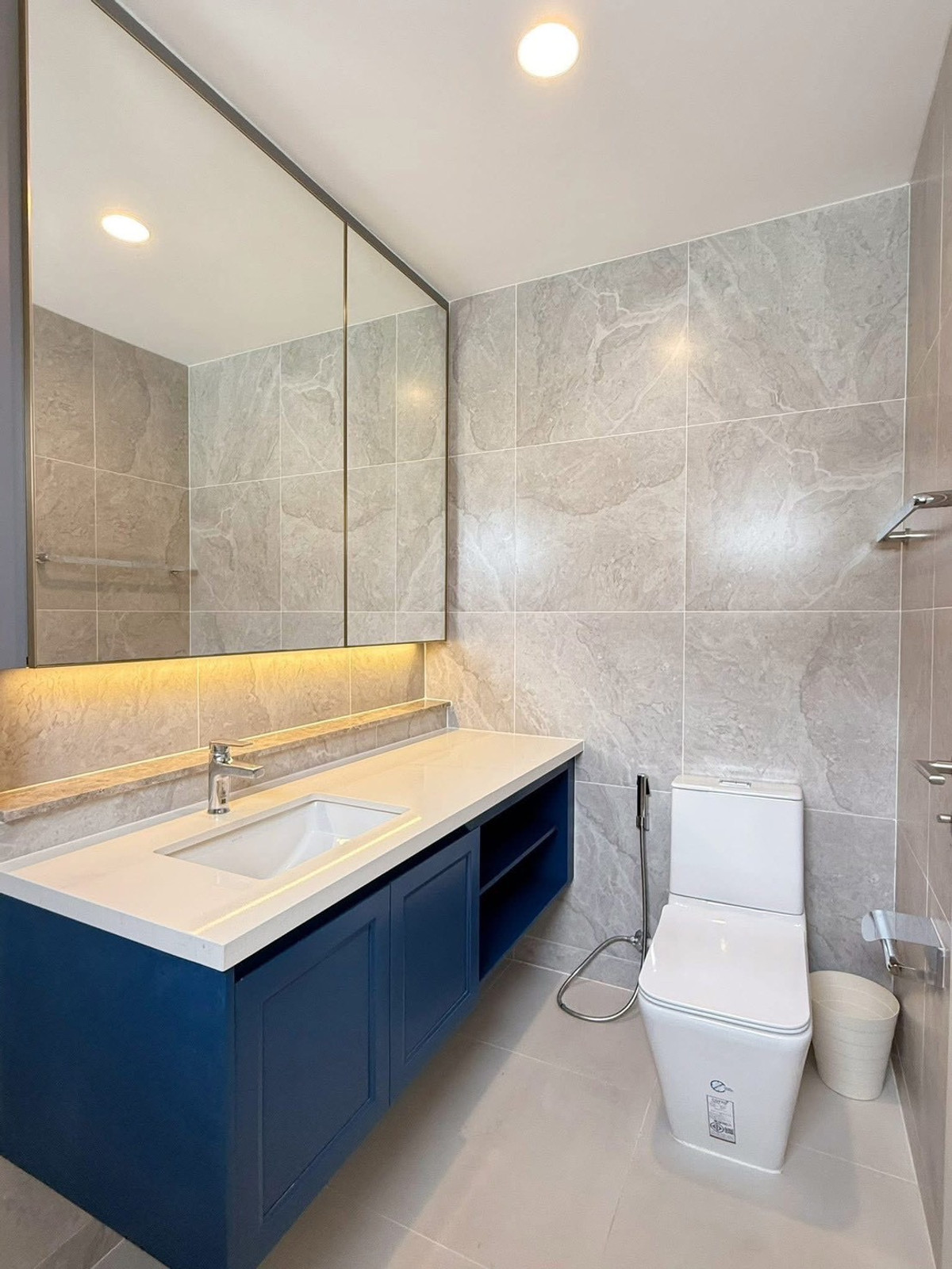 ให้เช่าบ้านเสรีไทย-นิด้า : ✨ บ้านยุคใหม่ ประหยัดพลังงาน! บ้านเดี่ยวหลังมุม Solar Cell & EV Charger พร้อมใช้งาน!  