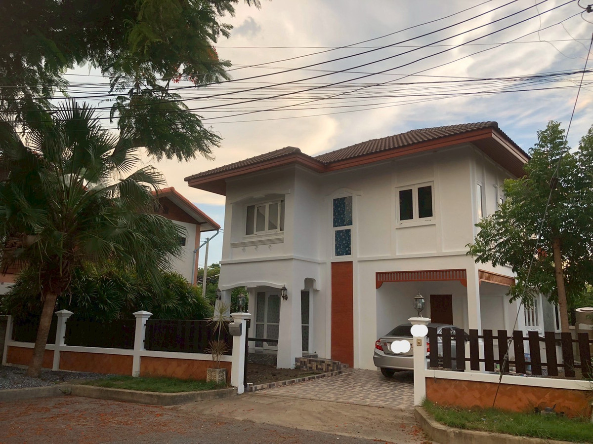 For RentHousePathum Thani,Rangsit, Thammasat : house 70 sq.wa. near Krungsiam Saint Carlos Hospital and Poonsap Market. Fully furnished, ready to move in.