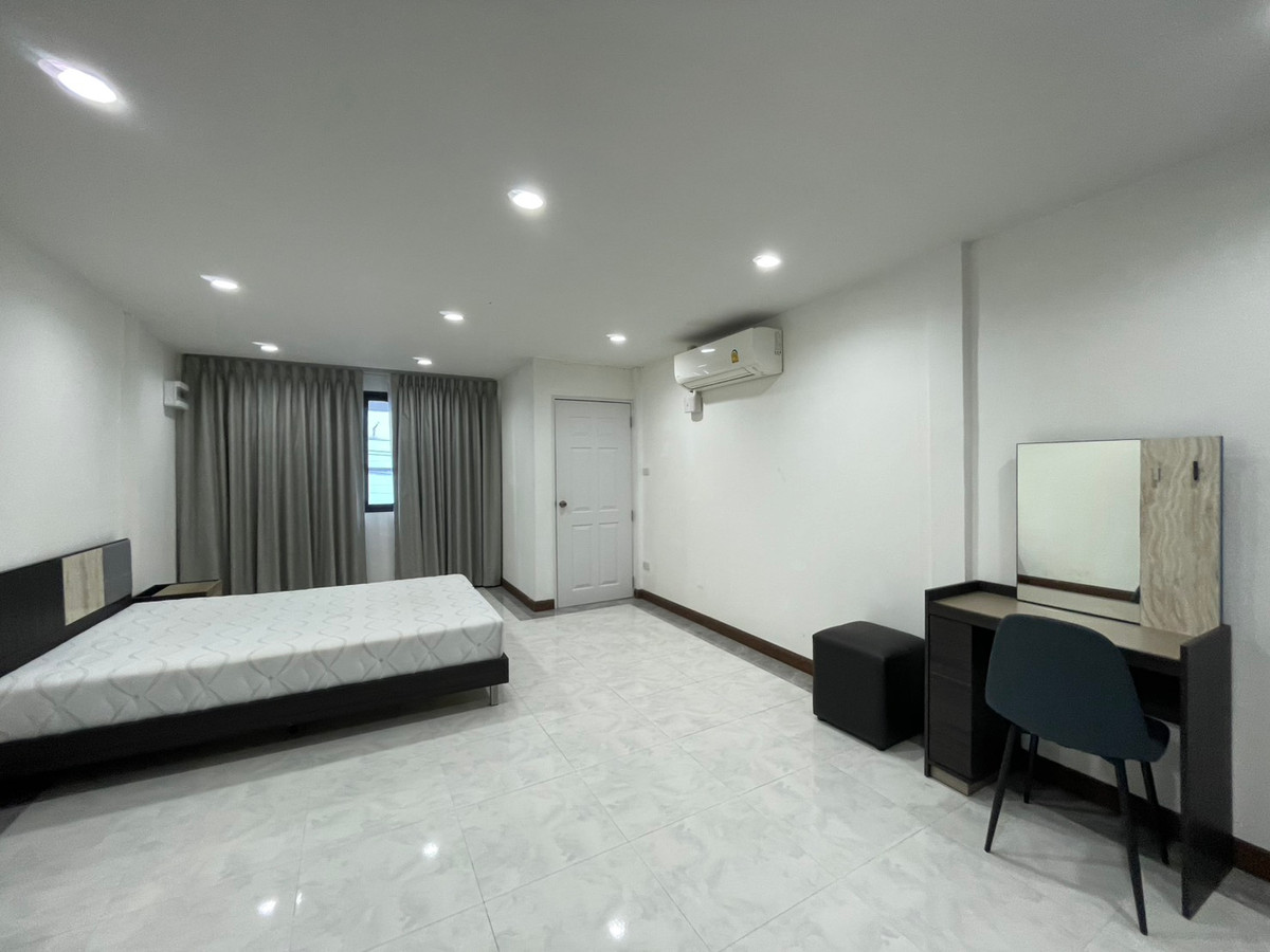 ให้เช่าทาวน์โฮมรัชดา ห้วยขวาง : HK0069♛ทาวน์เฮ้าส์ 2 ห้องนอน ให้เช่า⚝ห้วยขวาง♜MRT ห้วยขวาง∞099-5919653,065-9423251▚Line@sureresidence