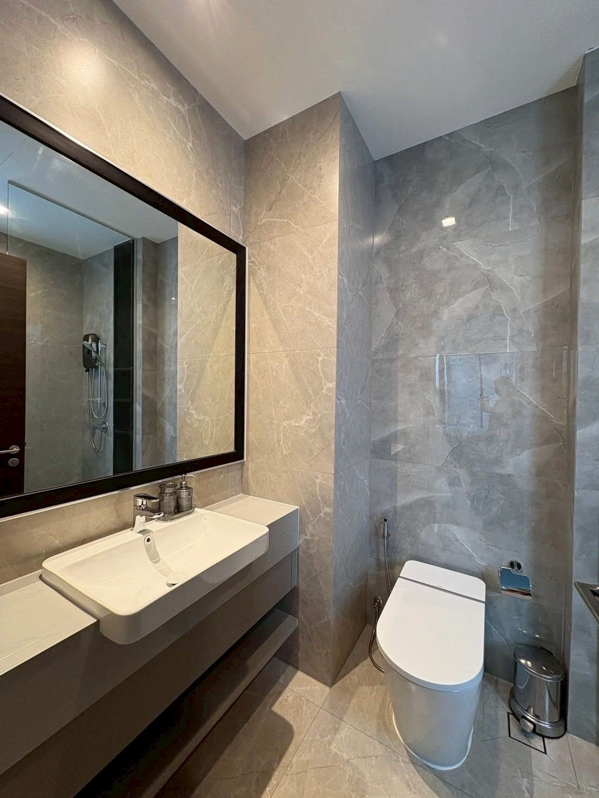 For RentHousePattanakan, Srinakarin : ✨ [For Rent] Experience luxury living in a location that is most easily connected to the city center - Phattanakan32