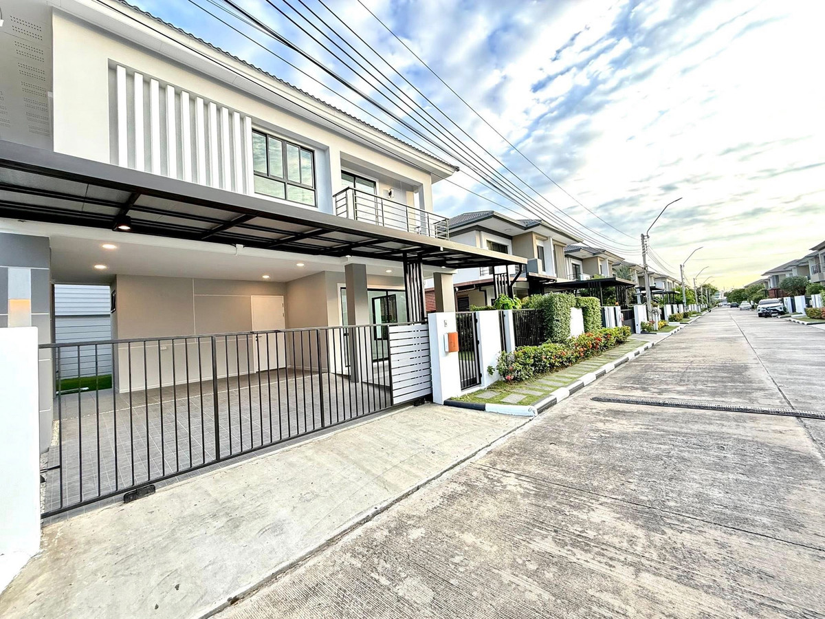 For SaleHousePhutthamonthon, Salaya : Zerene Petchkasem - Phutthamonthon Sai 3 / 4 Bedrooms (FOR SALE) BALL247