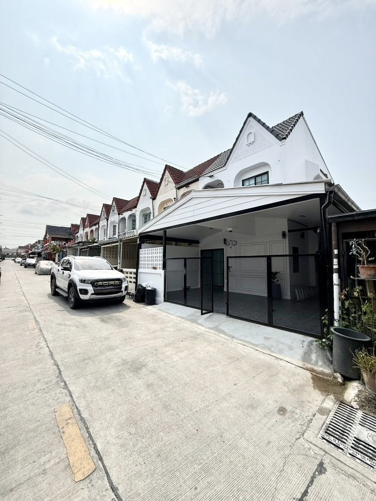 For SaleTownhomePattaya, Bangsaen, Chonburi : Country Club / 3 Bedrooms (For Sale), Country Club / 3 Bedrooms (FOR SALE) BEWN052