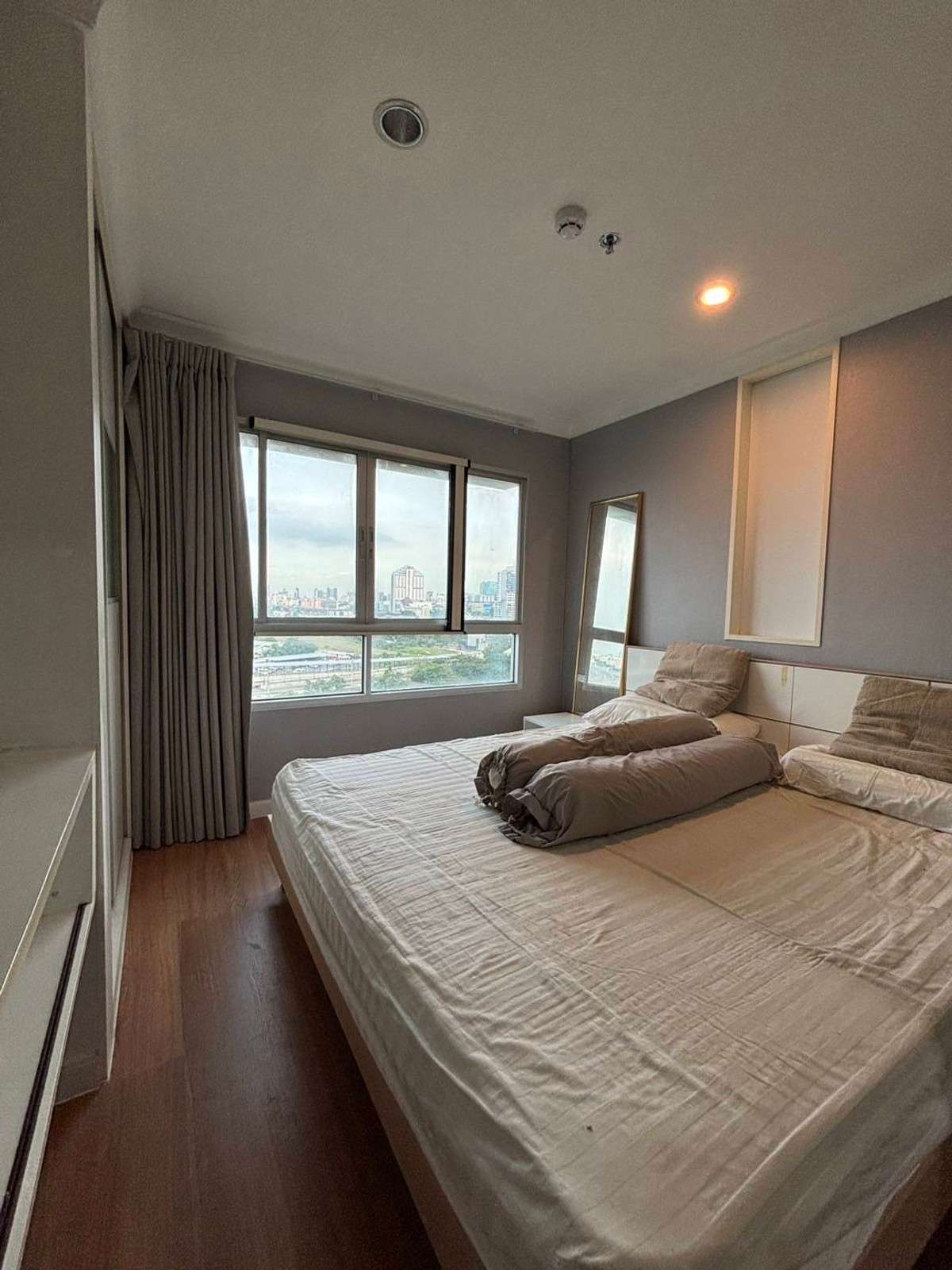 ขายคอนโดพระราม 9 เพชรบุรีตัดใหม่ RCA : 🔥 ขาย 🔥 ลุมพินี เพลส พระราม 9 - รัชดา Lumpini Place Rama 9 - Ratchada / 1 ห้องนอน ZC069