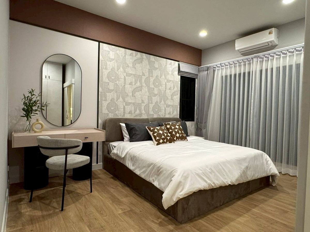 For RentHouseLadkrabang, Suwannaphum Airport : 𝙁𝙤𝙧 𝙧𝙚𝙣𝙩 House for rent near Suvarnabhumi Airport. Perfectly decorated  Complete with electrical appliances Just bring your bags and move in!