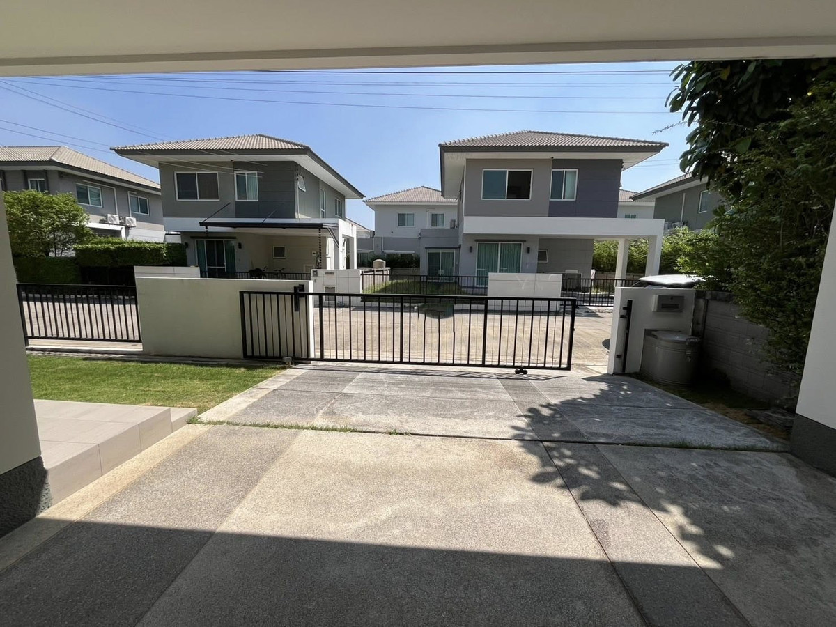 For RentHouseNonthaburi, Bang Yai, Bangbuathong : house near DBS and SISB International Schools, 10mins drive to Bang Bua Thong interchange.