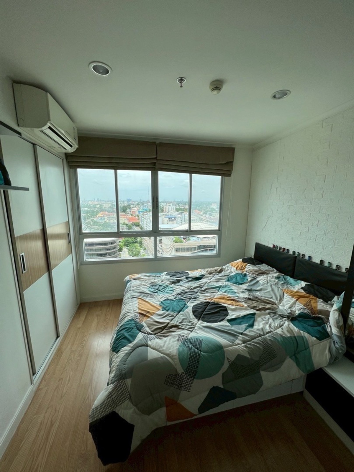 For SaleCondoPinklao, Charansanitwong : For sale Lumpini Park Pinklao, room in good condition, Building B, size 28 sq m, price 1,890,000 baht.