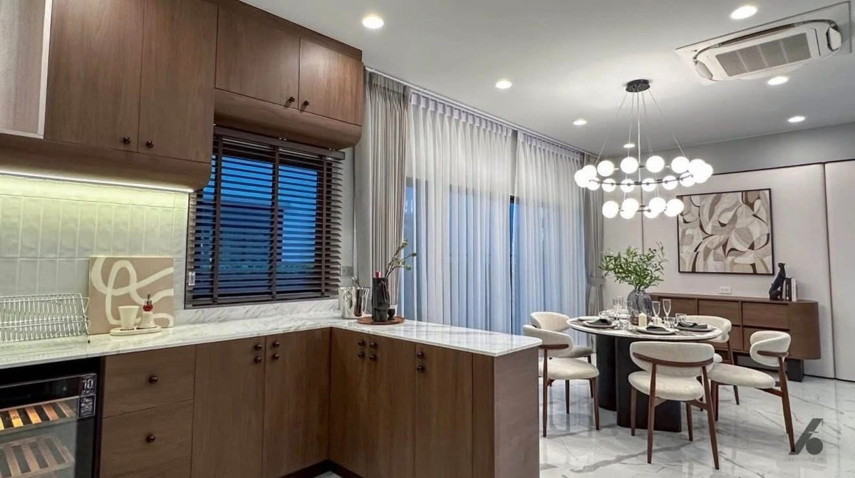 For RentHouseLadkrabang, Suwannaphum Airport : 𝙁𝙤𝙧 𝙧𝙚𝙣𝙩 House for rent near Suvarnabhumi Airport. Perfectly decorated  Complete with electrical appliances Just bring your bags and move in!