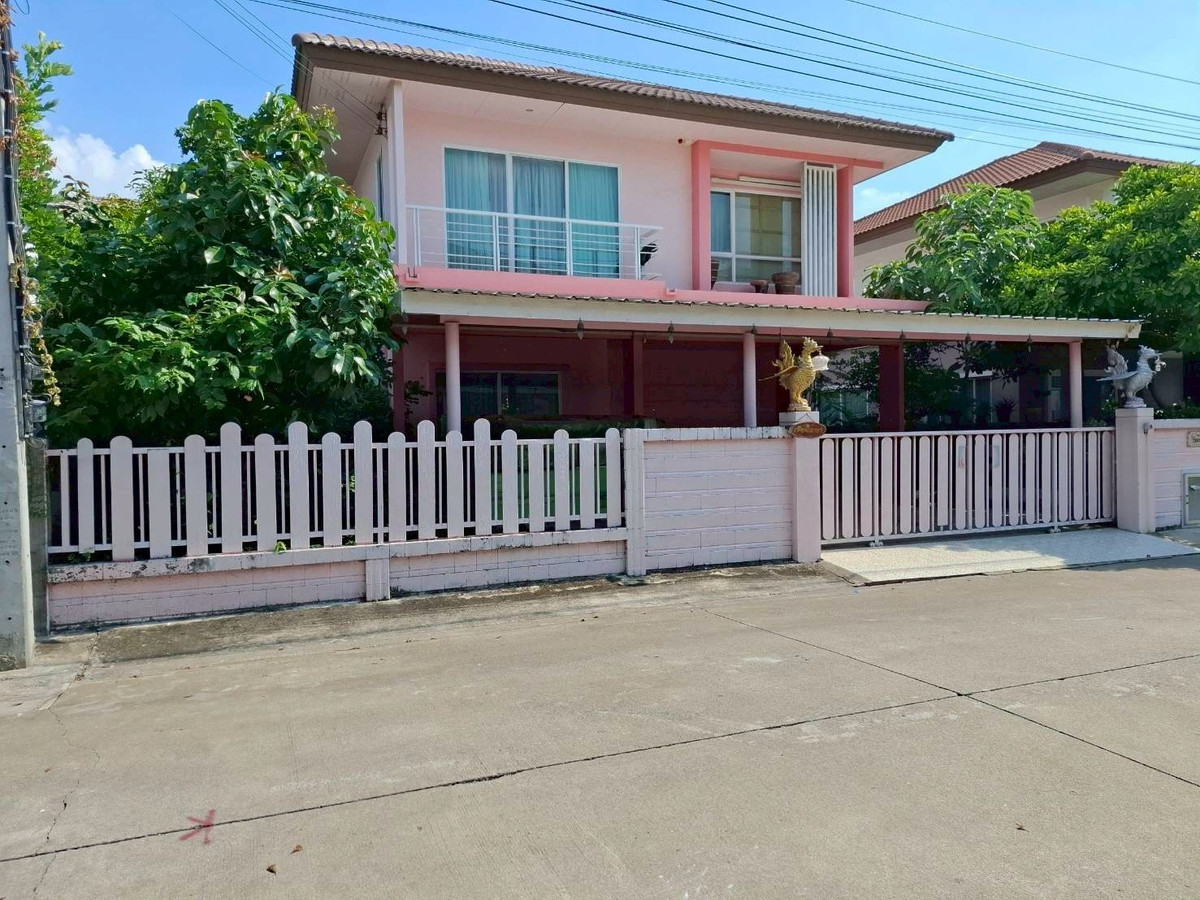 For RentHouseNonthaburi, Bang Yai, Bangbuathong : house near DBS and SISB International Schools, 10mins drive to Bang Bua Thong interchange.