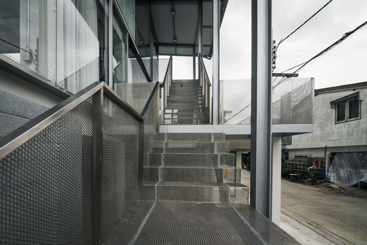 ให้เช่าโฮมออฟฟิศนวมินทร์ รามอินทรา : [23 Jan 2026] R34 Space - Home Office 3 ชั้น ให้เช่า สร้างใหม่, พื้นที่ใช้สอย 180 ตารางเมตร, เลียบทางด่วนรามอินทรา, รามอินทรา 34 แยก 14, เช่าเพียง 60,000.- (366 บาท/ตารางเมตร) พร้อมให้เช่า: 1 เมษายน 2569 เป็นต้นไป