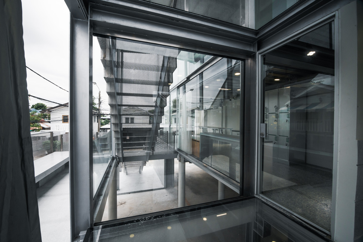 ให้เช่าโฮมออฟฟิศนวมินทร์ รามอินทรา : [23 Jan 2026] R34 Space - Home Office 3 ชั้น ให้เช่า สร้างใหม่, พื้นที่ใช้สอย 180 ตารางเมตร, เลียบทางด่วนรามอินทรา, รามอินทรา 34 แยก 14, เช่าเพียง 60,000.- (366 บาท/ตารางเมตร) พร้อมให้เช่า: 1 เมษายน 2569 เป็นต้นไป