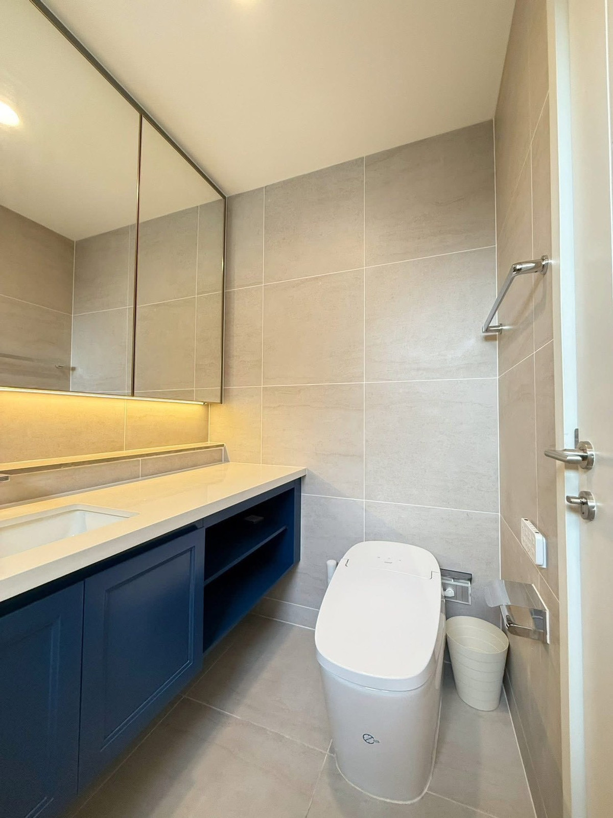 ให้เช่าบ้านเสรีไทย-นิด้า : ✨ บ้านยุคใหม่ ประหยัดพลังงาน! บ้านเดี่ยวหลังมุม Solar Cell & EV Charger พร้อมใช้งาน!  