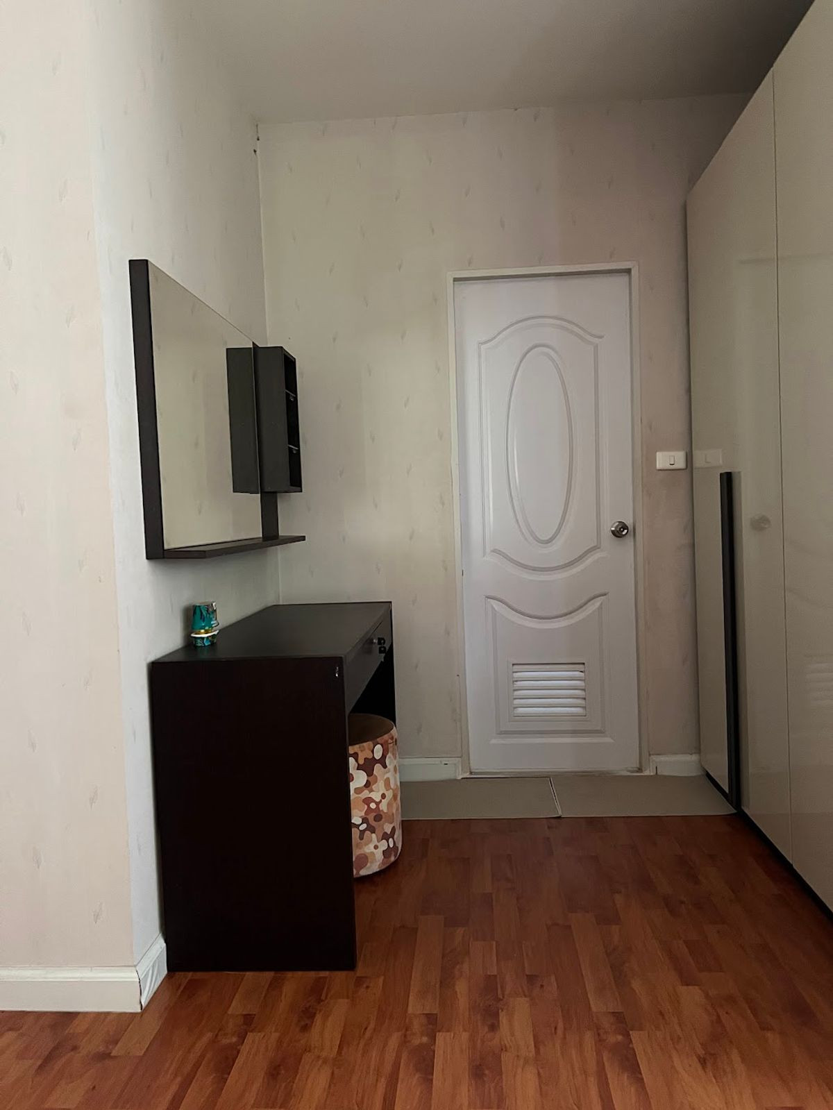 For RentHouseNonthaburi, Bang Yai, Bangbuathong : Single house, 5 minutes to Central Westgate, fully furnished, 3 bedrooms, 3 bathrooms.