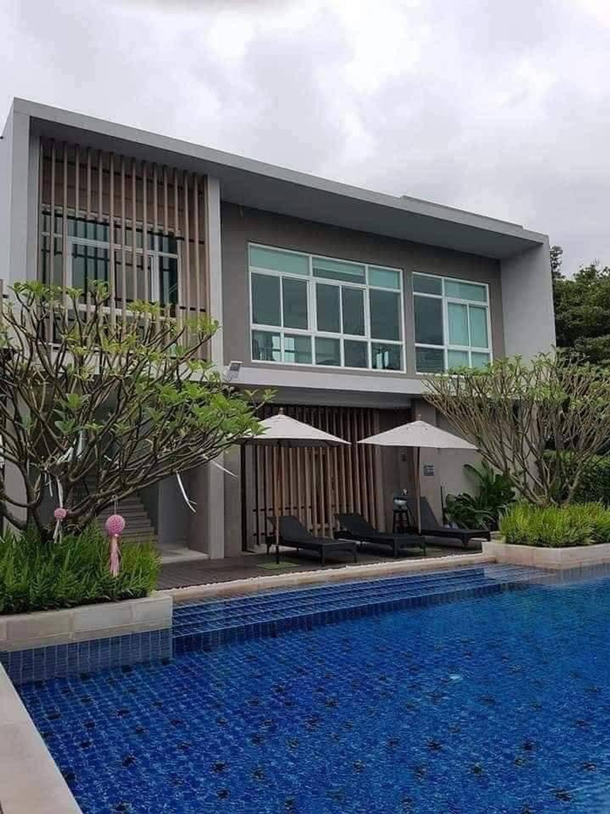 ขายบ้านพระราม 9 เพชรบุรีตัดใหม่ RCA : 💛ขายด่วน ‼️เจ้าของปรับลดราคาขาย บ้านหรูตกแต่งพร้อมอยู่ ไลฟ์บางกอกบูเลอวาร์ด วงแหวน- พระราม9 