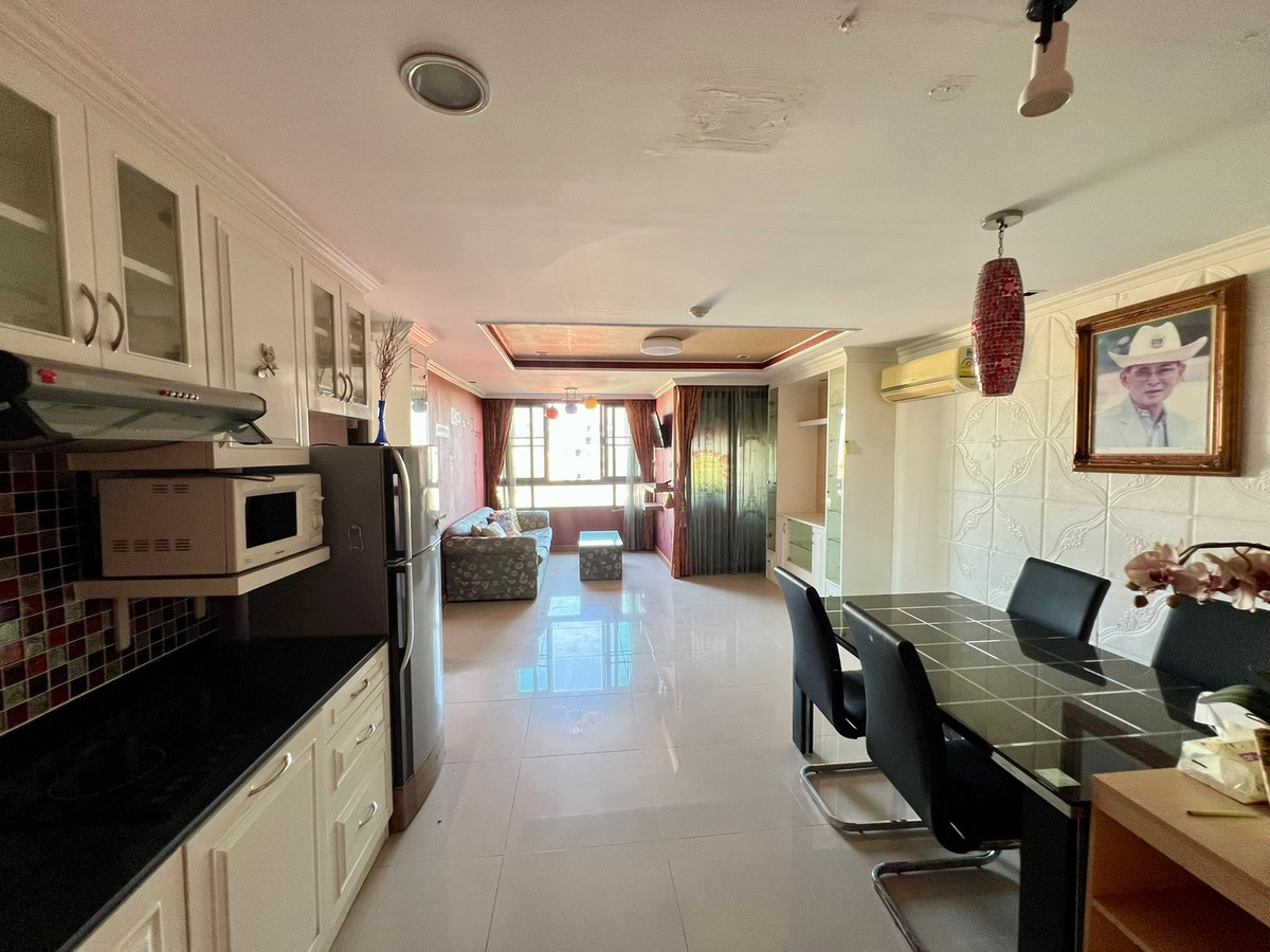 For SaleCondoRatchadapisek, Huaikwang, Suttisan : Cheapest sale in the building! Condo 77.7 sq m., corner room, 2 bedrooms, 2 bathrooms, near MRT Lat Phrao, this price cant be found!!
