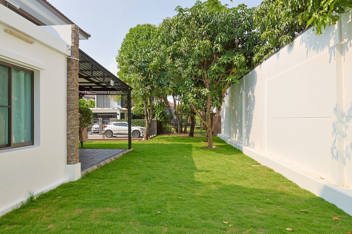 ขายบ้านบางนา แบริ่ง ลาซาล : 🌿⛅️ บ้านสวยแปลงมุม พื้นที่ดินใหญ่  #ใกล้เมกาบางนา  มัณฑนา บางนา กม.7  