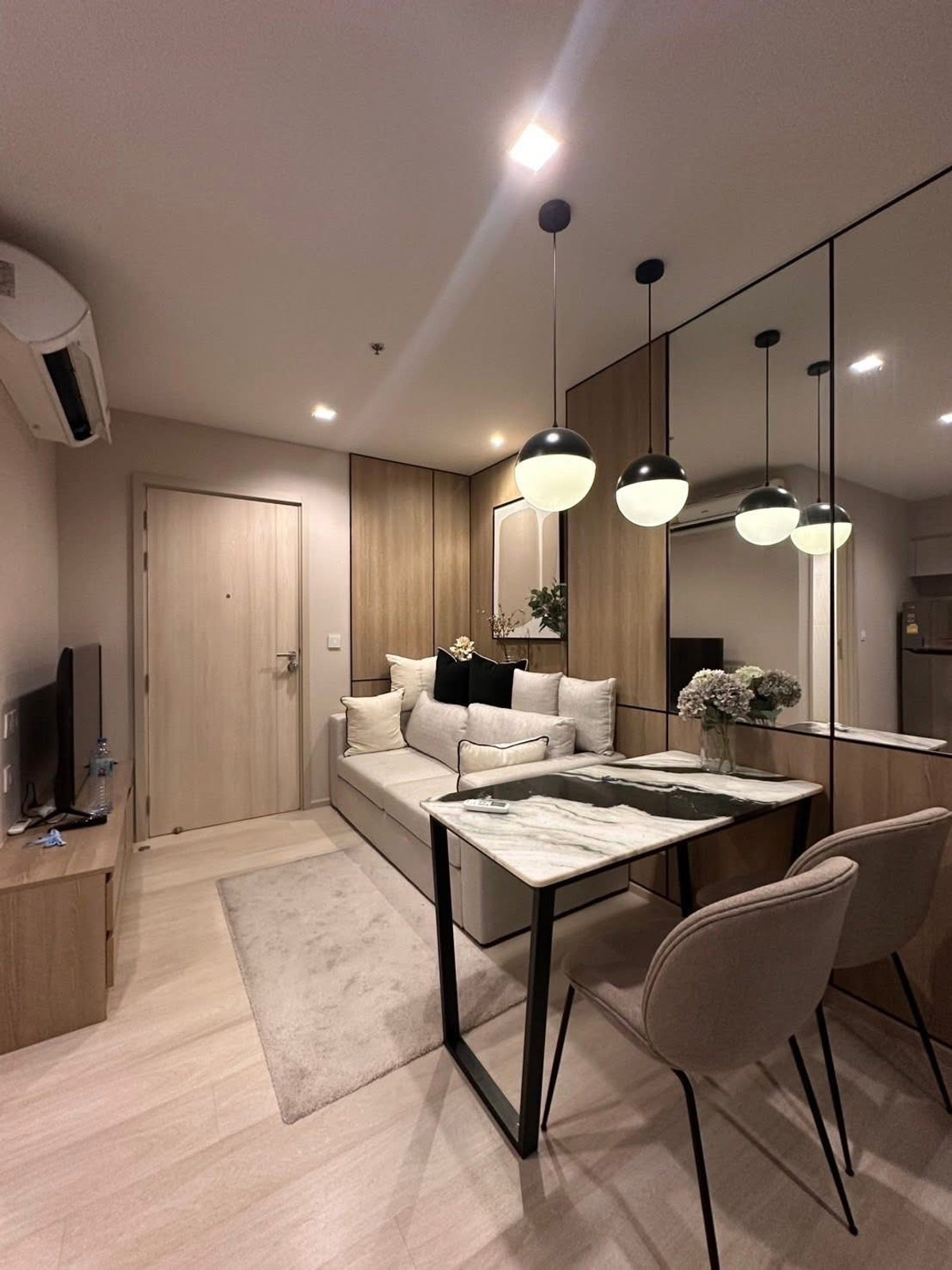 ให้เช่าคอนโดวิทยุ ชิดลม หลังสวน : Life One Wireless, 1bedroom, 35sqm, BTS Ploenchit, BTS Chidlom, near Witthayu, Chidlom, Ploenchit, Sukhumvit, Rama9, Ratchada, Sathorn, Silom, Chula, Siam, CentralWorld, Central Embassy, ​​Central Chidlom, Bumrungrad, Mater Dei, Park Venture Lang Suan,