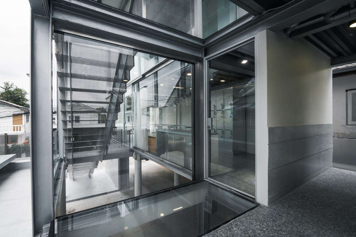 ให้เช่าโฮมออฟฟิศนวมินทร์ รามอินทรา : [23 Jan 2026] R34 Space - Home Office 3 ชั้น ให้เช่า สร้างใหม่, พื้นที่ใช้สอย 180 ตารางเมตร, เลียบทางด่วนรามอินทรา, รามอินทรา 34 แยก 14, เช่าเพียง 60,000.- (366 บาท/ตารางเมตร) พร้อมให้เช่า: 1 เมษายน 2569 เป็นต้นไป