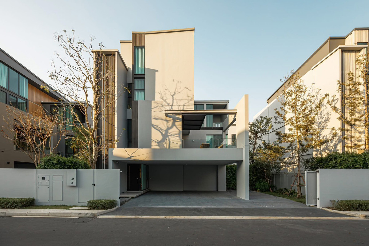 For SaleHousePattanakan, Srinakarin : Luxury 4 bedroom house, VIVE project Krungthep Kreetha, Please Contact: 0828944624