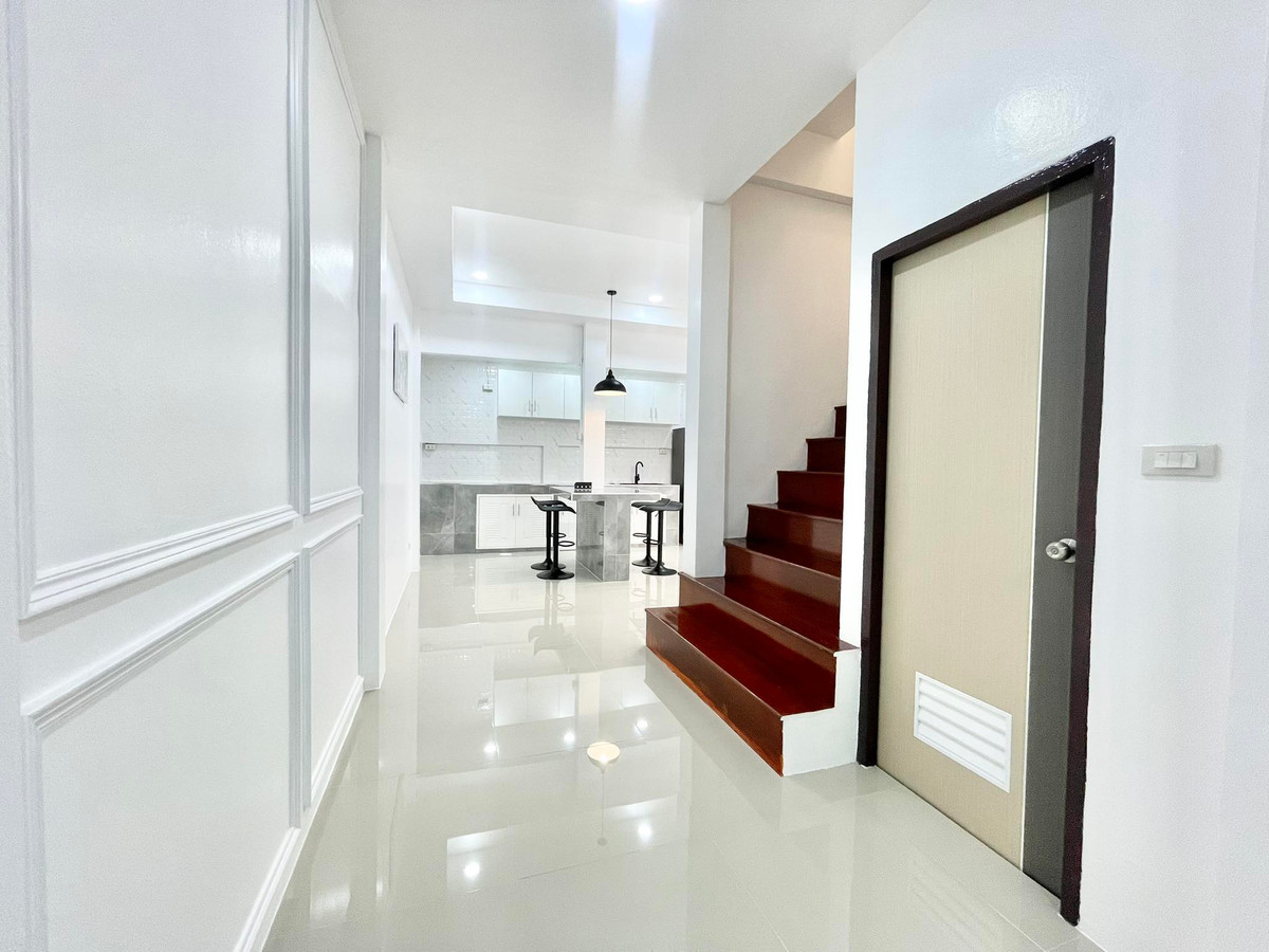 For SaleTownhomePattaya, Bangsaen, Chonburi : Country Club / 3 Bedrooms (For Sale), Country Club / 3 Bedrooms (FOR SALE) BEWN052