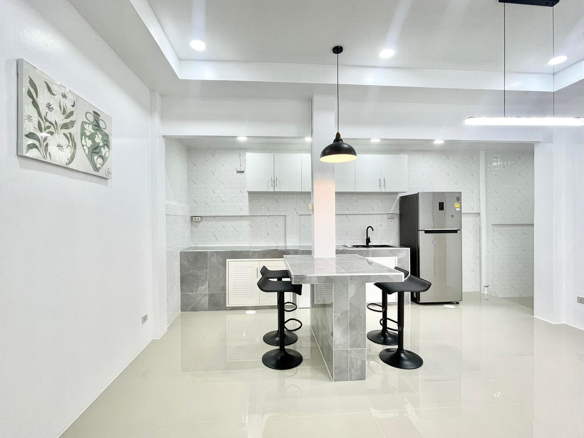 For SaleTownhomePattaya, Bangsaen, Chonburi : Country Club / 3 Bedrooms (For Sale), Country Club / 3 Bedrooms (FOR SALE) BEWN052