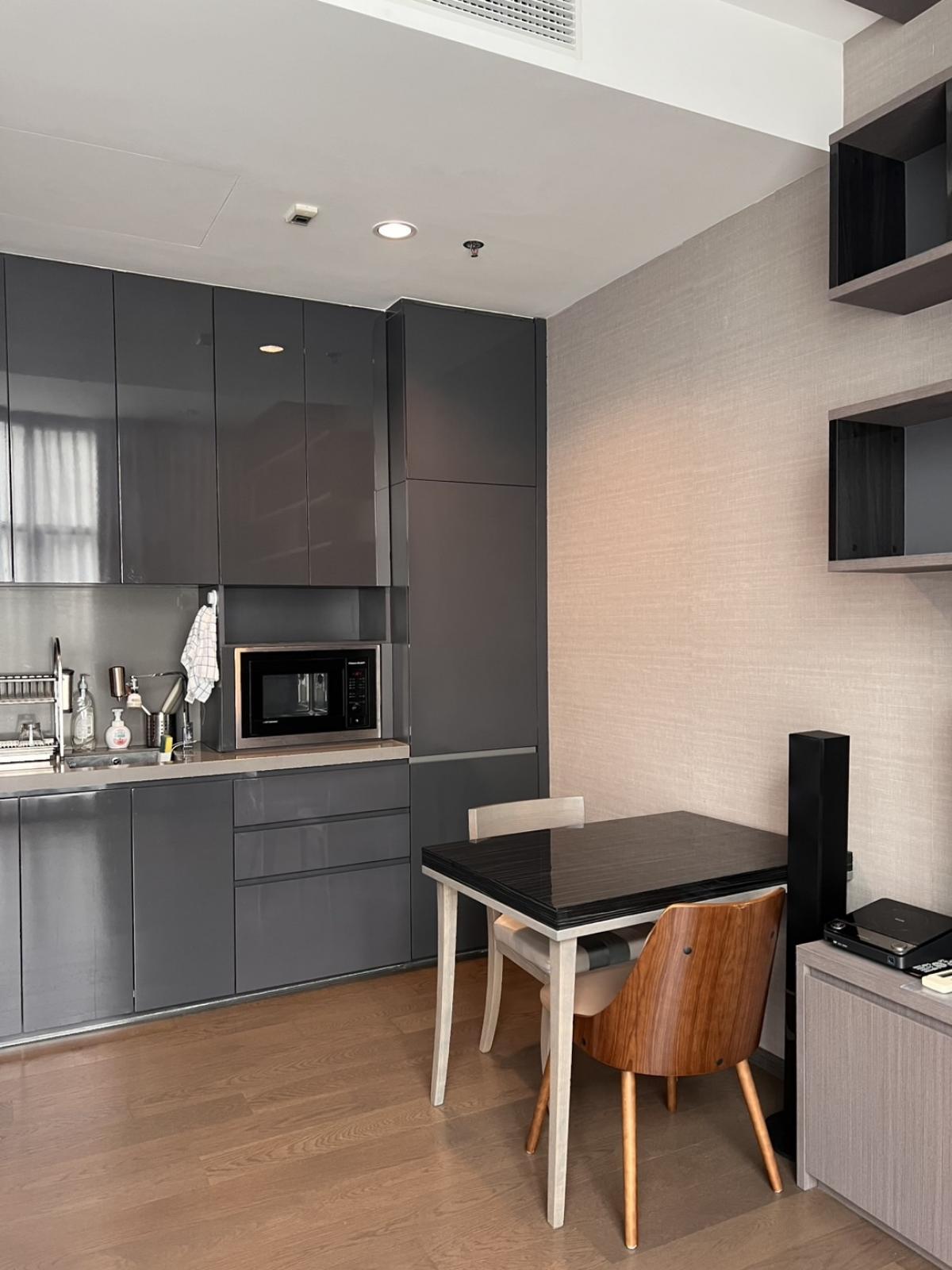 For SaleCondoSathorn, Narathiwat : The Diplomat Sathorn 1 Bed Luxury CondoClose to BTS Surasak, meeting the needs of city life!