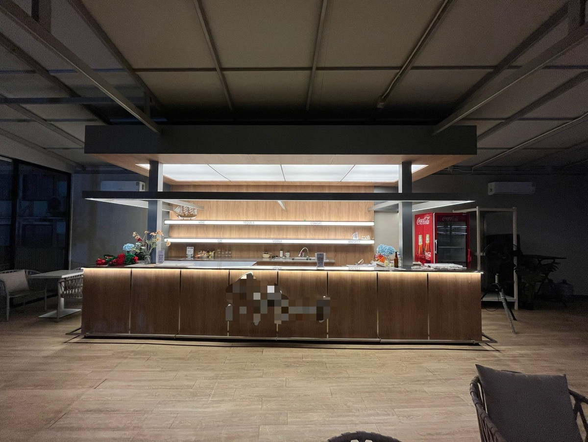 For RentRetail SpaceSukhumvit, Asoke, Thonglor : Phrom Phong Phrom Phong rental space for doing business 16 square meters, counter bar, shared common area 100 square meters, Open Space