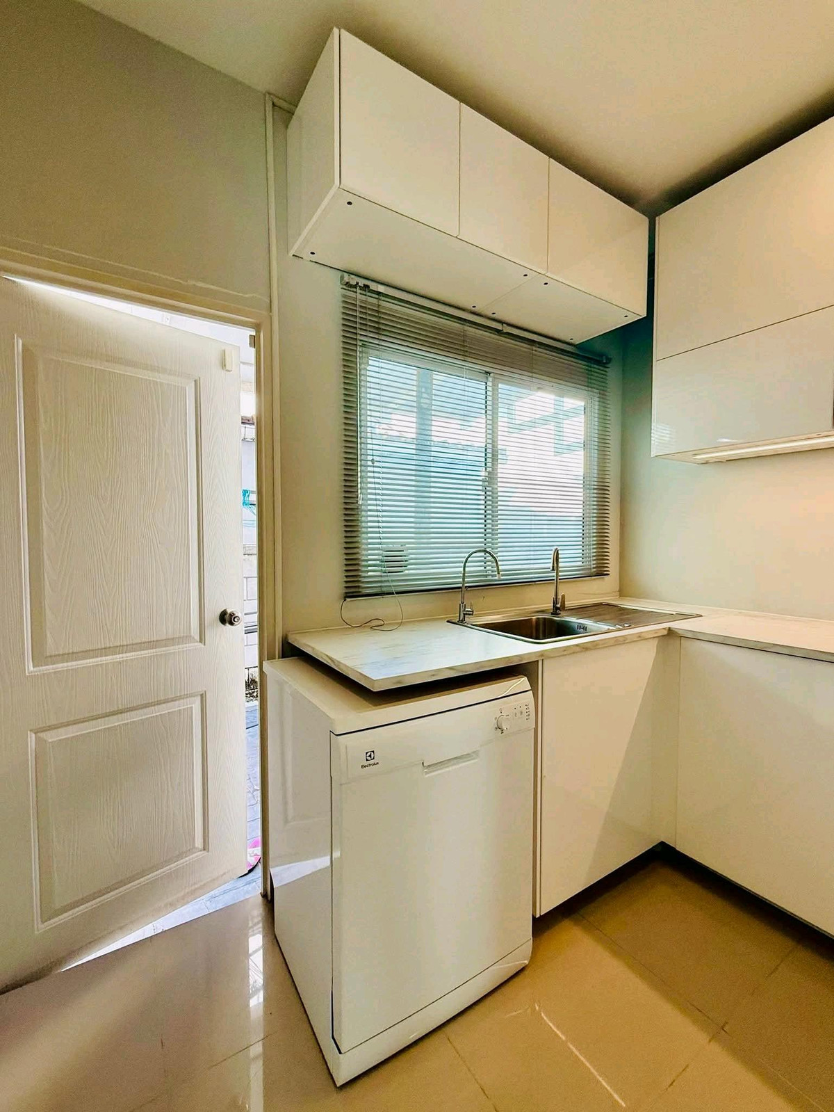 For RentHouseRathburana, Suksawat : ✨ Single house, new condition, close to the city, complete functions, suitable for living & Work From Home ✨  Vacant house, ready to move in.