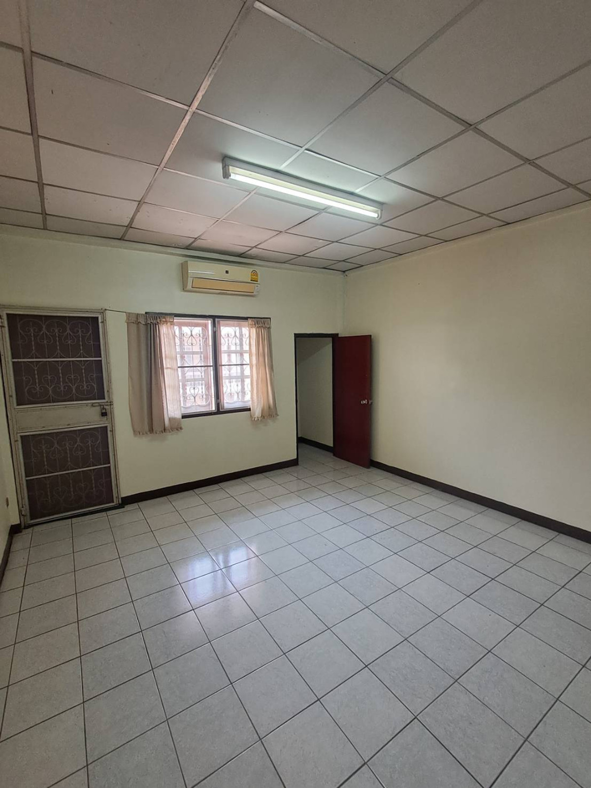 ขายทาวน์โฮมบางนา แบริ่ง ลาซาล : ทาวน์โฮม 3 ชั้น​ใกล้​#BTS​ เพียง500ม.ซ.ลาซาล1 พื้นที่ 17 ตร.ว 108 ตร.ม