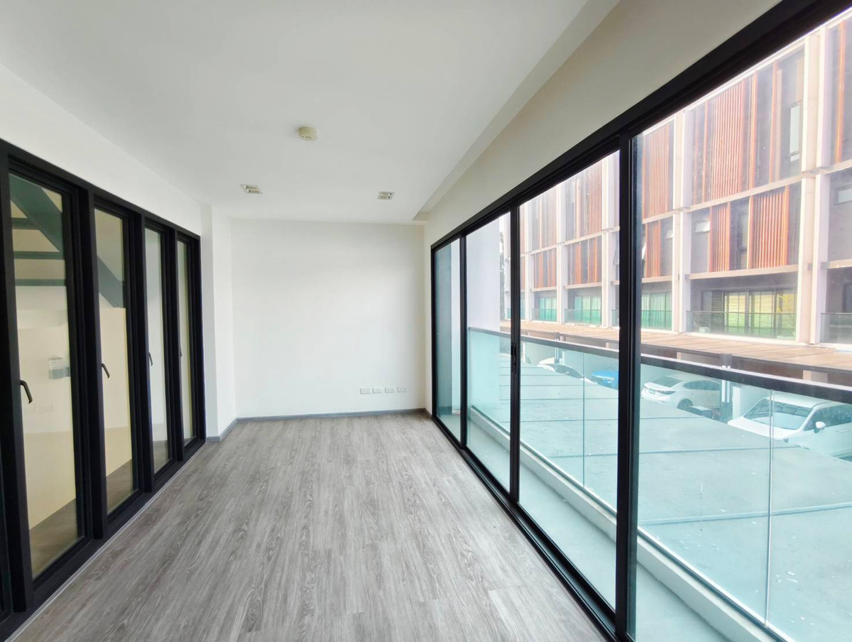 ให้เช่าทาวน์โฮมโชคชัย4 ลาดพร้าว71 : ให้เช่าทาวน์โฮม 3.5 ชั้น หลังมุม โครงการ Authen Ladprao–Nakniwa ซอยนาคนิวาศ 48 ใกล้เซ็นทรัลอีสวิลล์