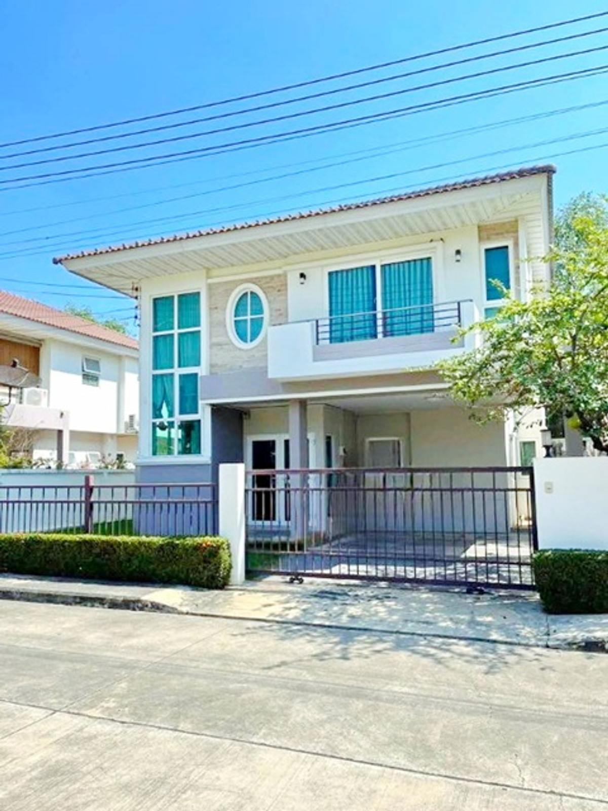For RentHouseMahachai Samut Sakhon : fully furnished Rama2 Ring Road 4bed Single house for rent corner PhanthaiNorasingh Sinsakhon
