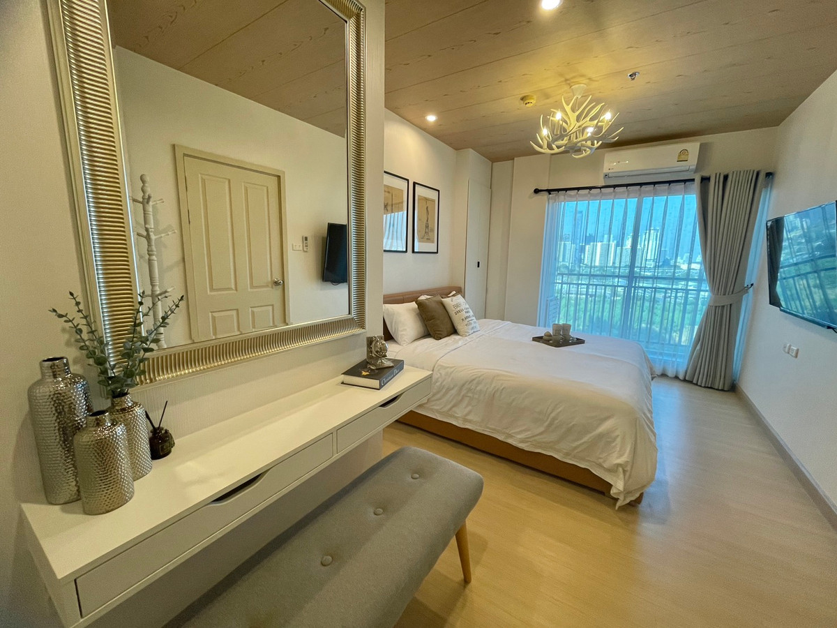 For RentCondoRama9, Petchburi, RCA : Condo with large space in the heart of the city, convenient travel, peace and quiet, Supalai Veranda Rama9, call 089-6620022.