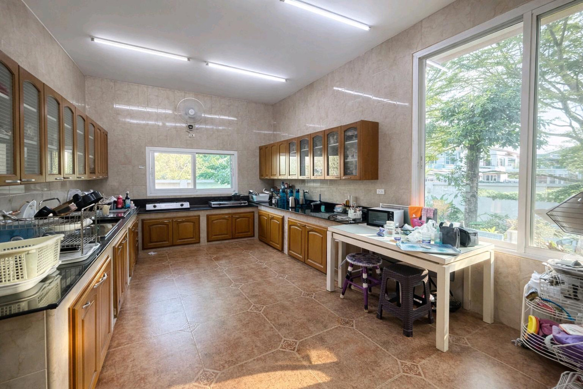 ขายบ้านเอกชัย บางบอน : บ้านเดี่ยวในโครงการ แกรนด์รอยัลนิศาชล สาทร