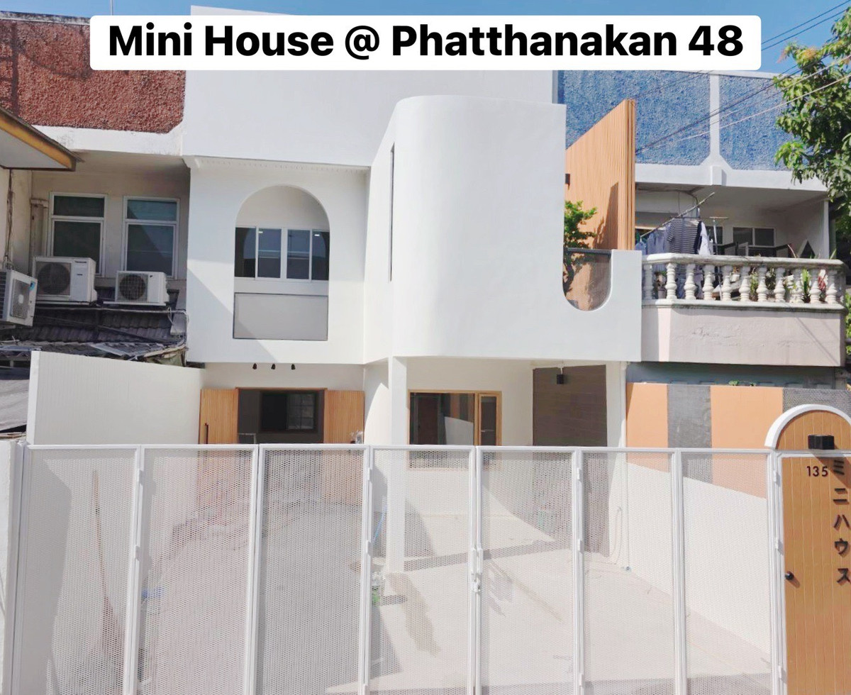 For SaleTownhomePattanakan, Srinakarin : House for sale, Phatthanakan 2, parking, renovated, beautiful, cute, minimal!!❤️
