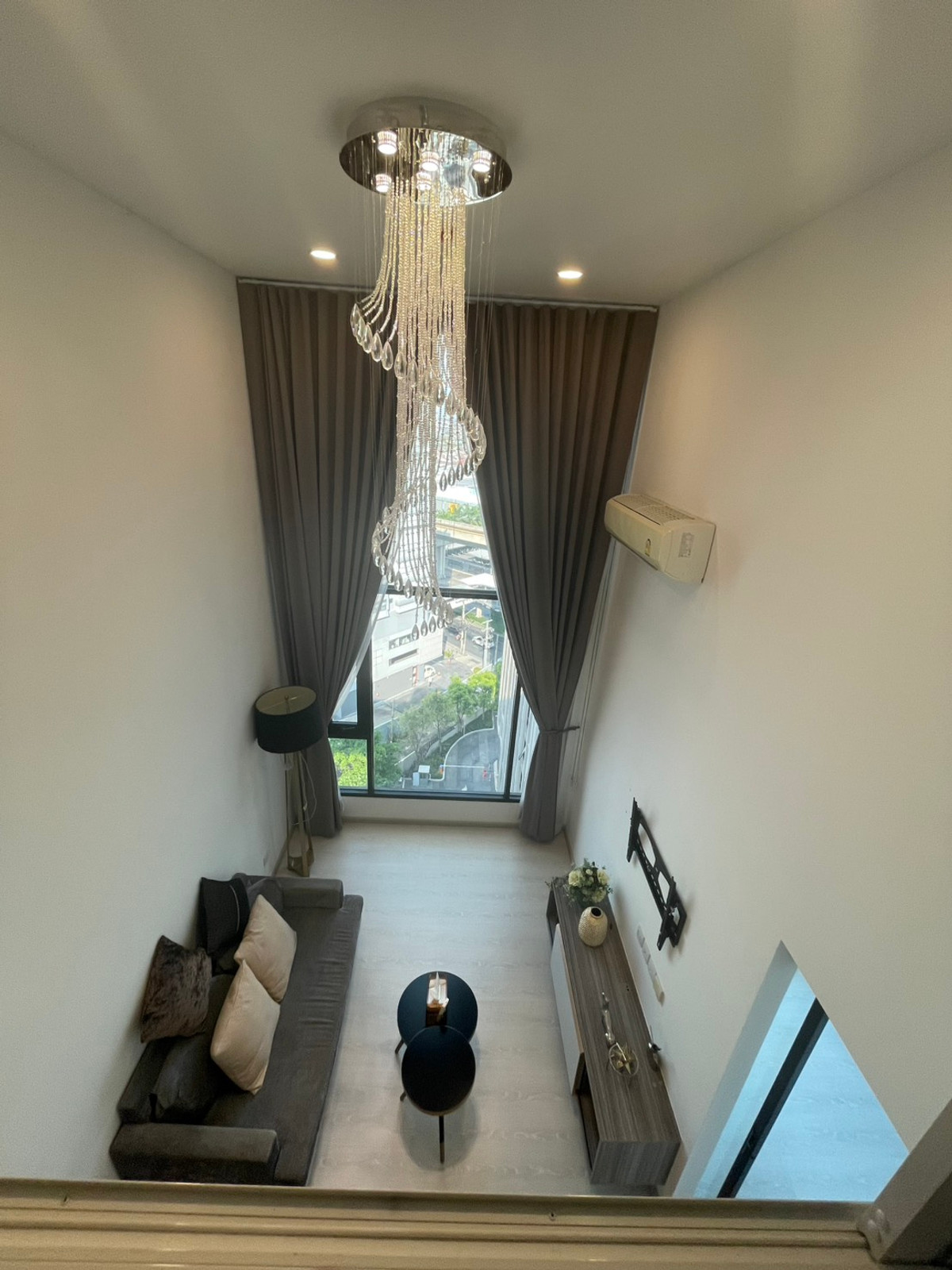 ขายคอนโดวิภาวดี ดอนเมือง หลักสี่ : ขายคอนโด Knightsbridge พหลโยธิน อินเตอร์เชนจ์ ขนาด 53.8 ตร.ม. ห้อง Duplex ใกล้ BTS 2 สาย