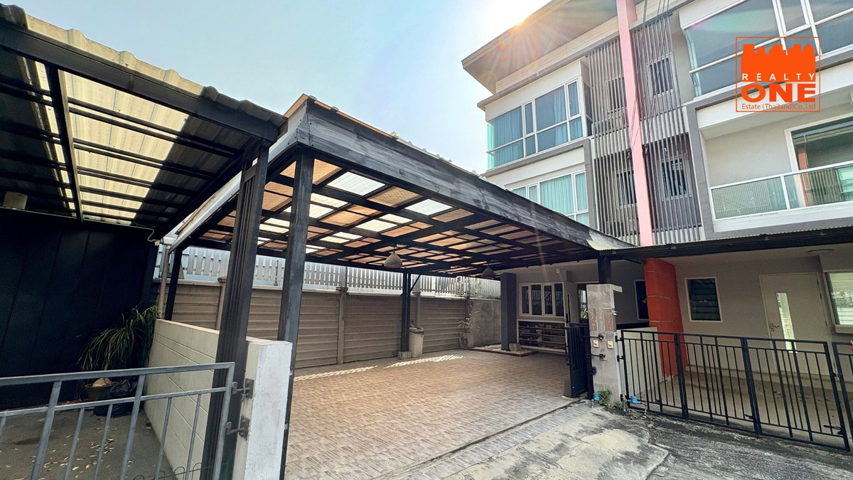 ขายทาวน์โฮมเกษตร นวมินทร์ ลาดปลาเค้า : ขายด่วน Rare Item! The iBox เกษตร-นวมินทร์ พื้นที่ 42 ตร.ว. ทาวน์โฮมหลังมุม ใหญ่เท่าบ้านเดี่ยว ตกแต่งหรู พร้อมอยู่ทันที!