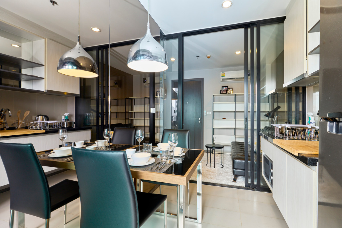 ให้เช่าคอนโดอ่อนนุช อุดมสุข : ให้เช่าคอนโด เดอะเบสพาร์คอีสต์ ตกแต่งครบครัน (S03-2338)