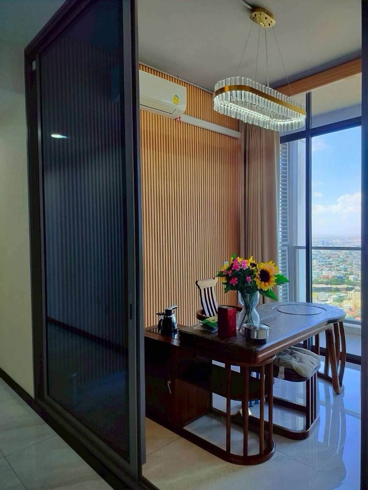 ให้เช่าคอนโดอ่อนนุช อุดมสุข : 🏙 Penthouse หรูให้เช่า | Whizdom Inspire สุขุมวิท 101/1ชั้น 46 • พื้นที่ 240 ตร.ม. • วิวแม่น้ำสวย4 ห้องนอน | 4 ห้องน้ำ | ห้องแม่บ้านLiving Room ใหญ่ + ห้องอเนกประสงค์📍 500 ม. จาก BTS ปุณณวิถีติดห้าง True Digital Park